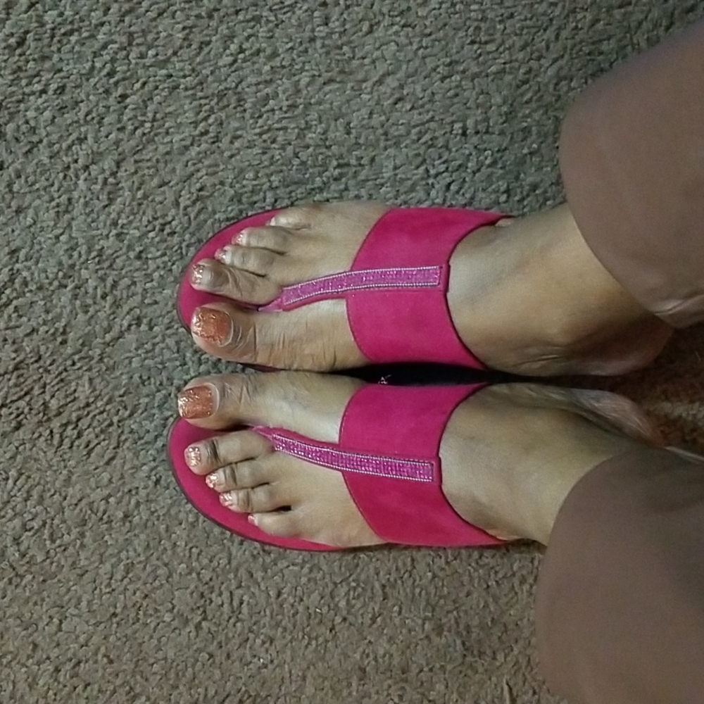 Fuchsia Pink wedges with stone done down the center
